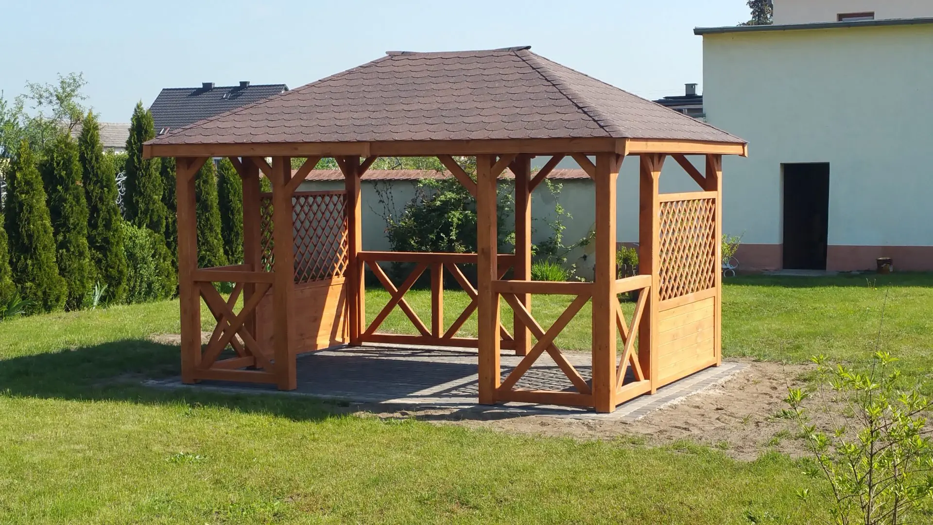 nowoczesne altany ogrodowe trendy 2025