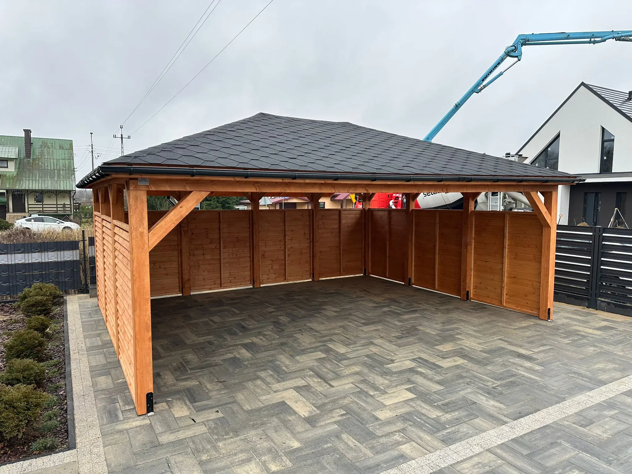 Nowoczesna zabudowa na dwa auta