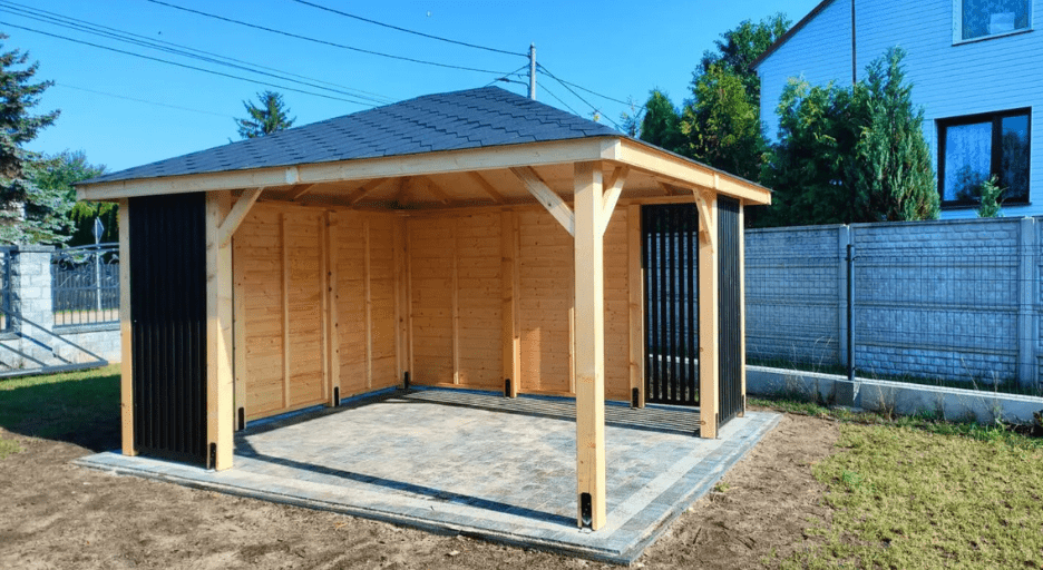 jakie drewno na budowe altany altland