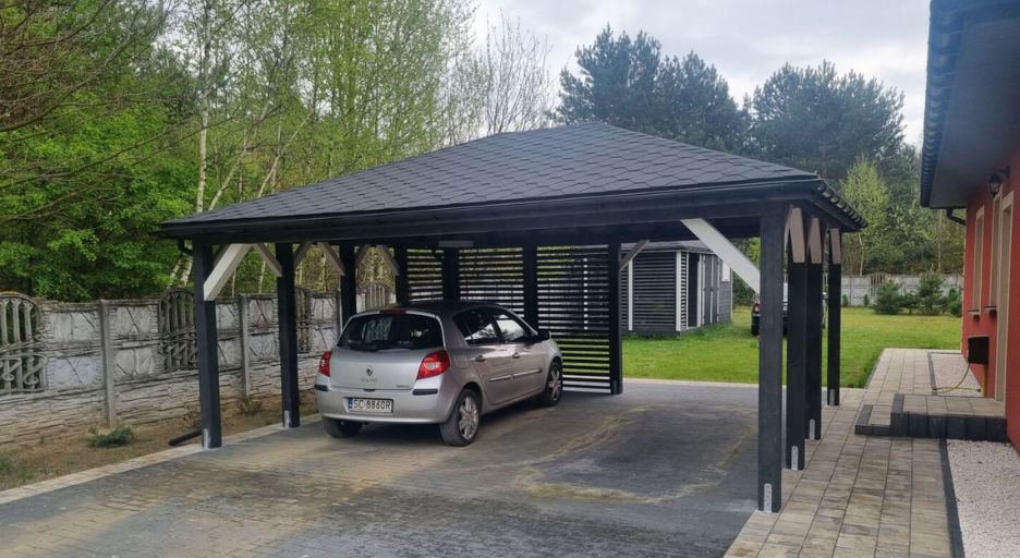 Drewniana wiata na dwa samochody