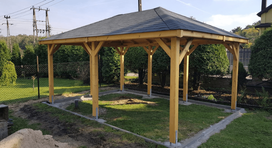 Wiata samochodowa jako czesc aranzacji ogrodu