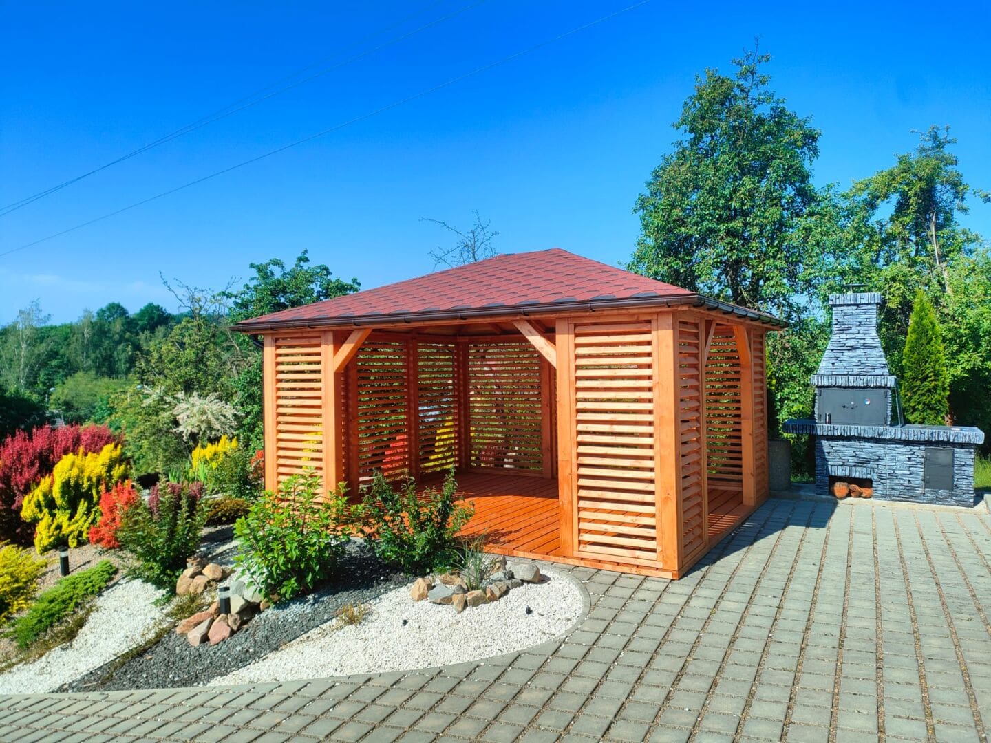 jak skutecznie zabezpieczyc drewniana altane przed szkodnikami i wilgocia